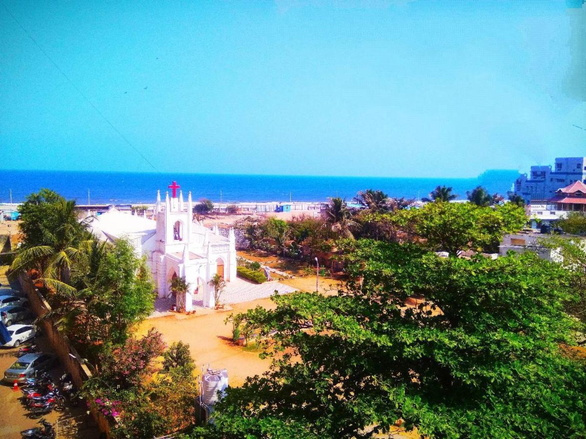 Beach Penthouse, Chennai Bed and Breakfast Buitenkant foto