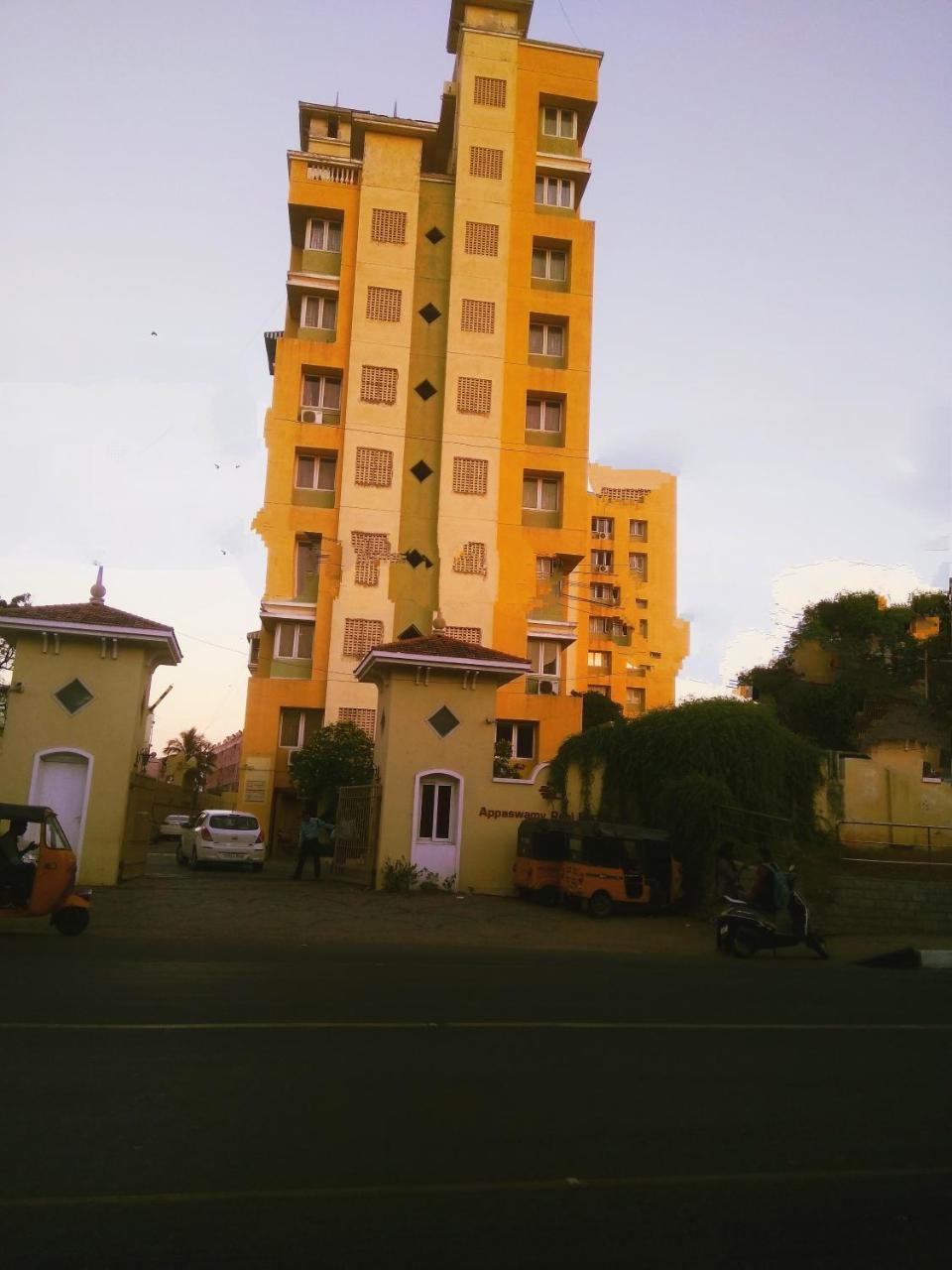 Beach Penthouse, Chennai Bed and Breakfast Buitenkant foto