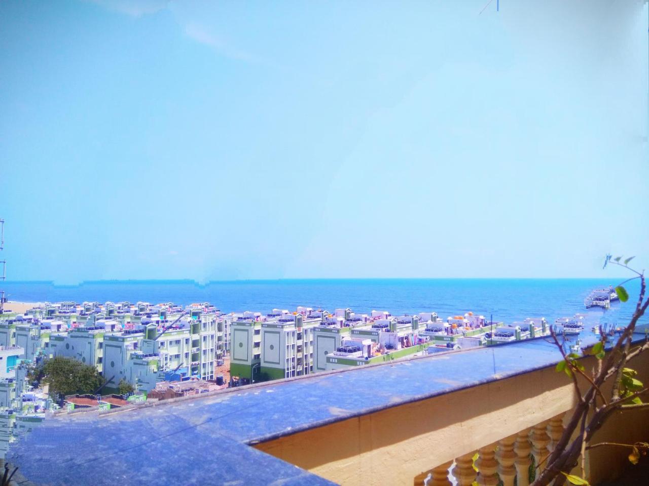 Beach Penthouse, Chennai Bed and Breakfast Buitenkant foto