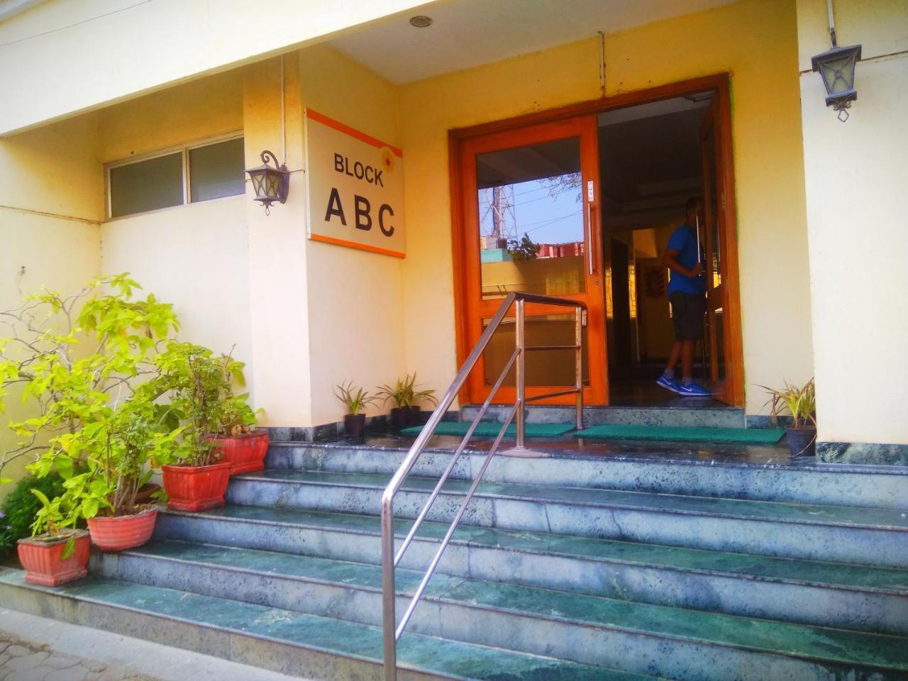 Beach Penthouse, Chennai Bed and Breakfast Buitenkant foto